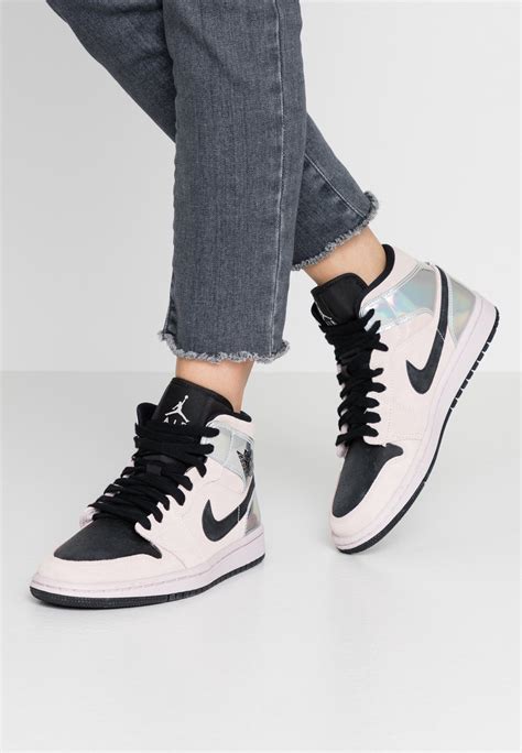 nike air jordan 1 mid dames maat 37|Air Jordan 1 Mid Damesschoenen. Nike NL.